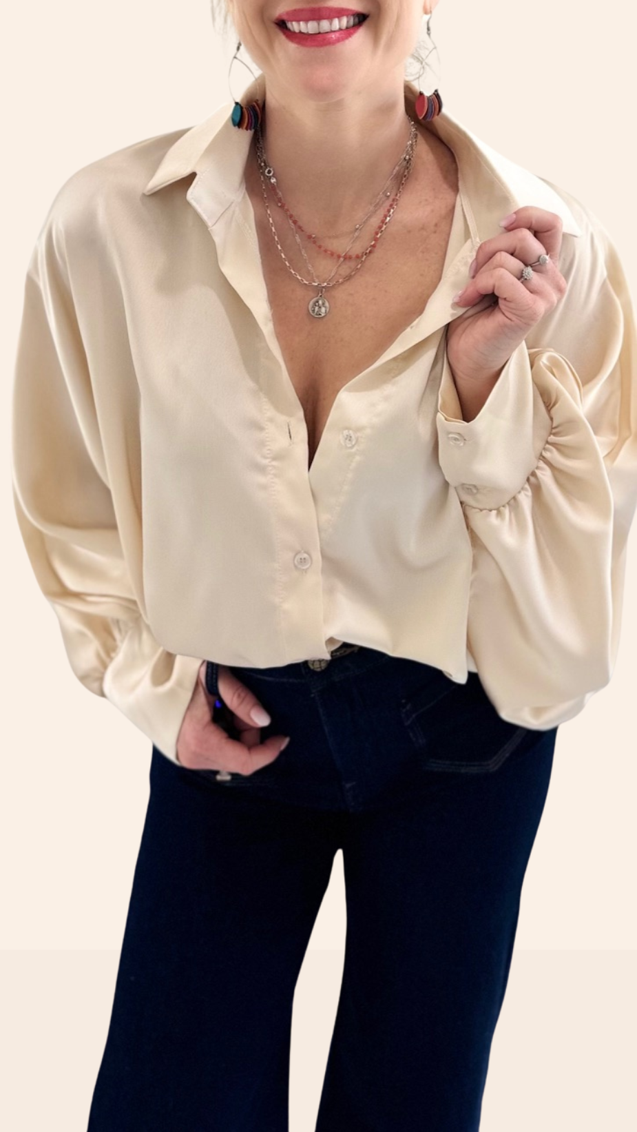 Chemise satinée oversize Beige champagne Chemises et Blouses Miss Guapa