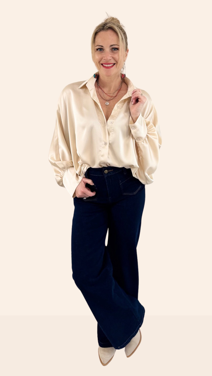 Chemise satinée oversize Beige champagne Chemises et Blouses Miss Guapa