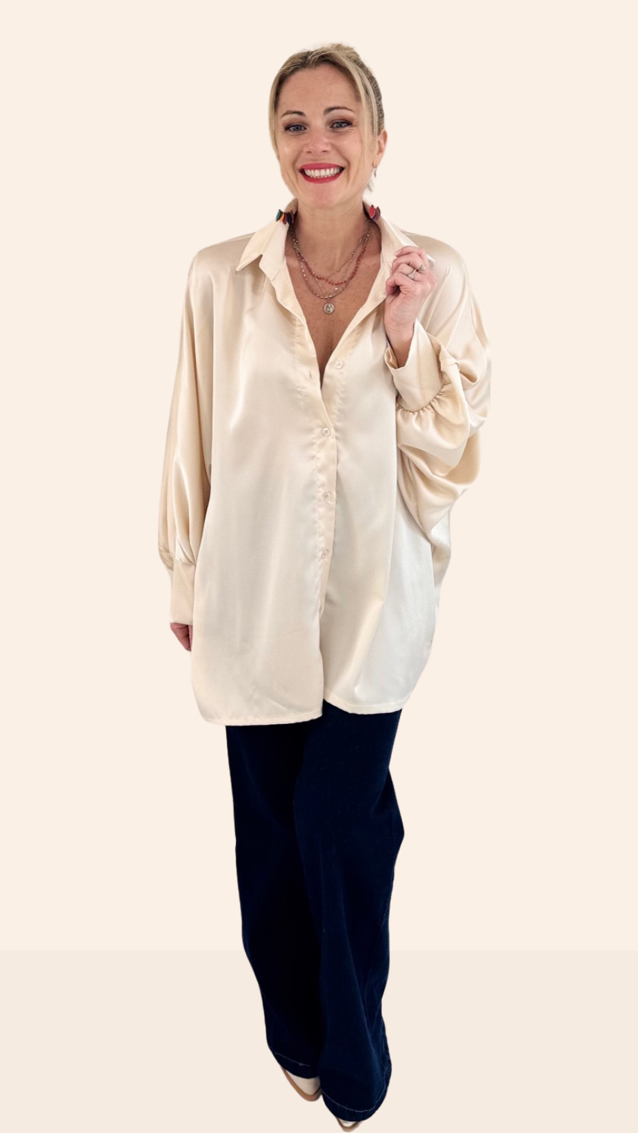 Chemise satinée oversize Beige champagne Chemises et Blouses Miss Guapa