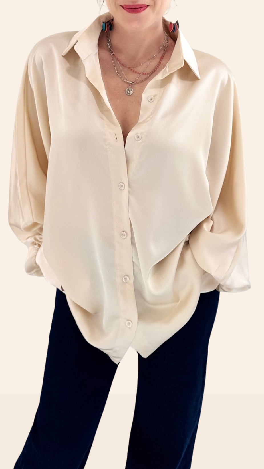 Chemise satinée oversize Beige champagne Chemises et Blouses Miss Guapa