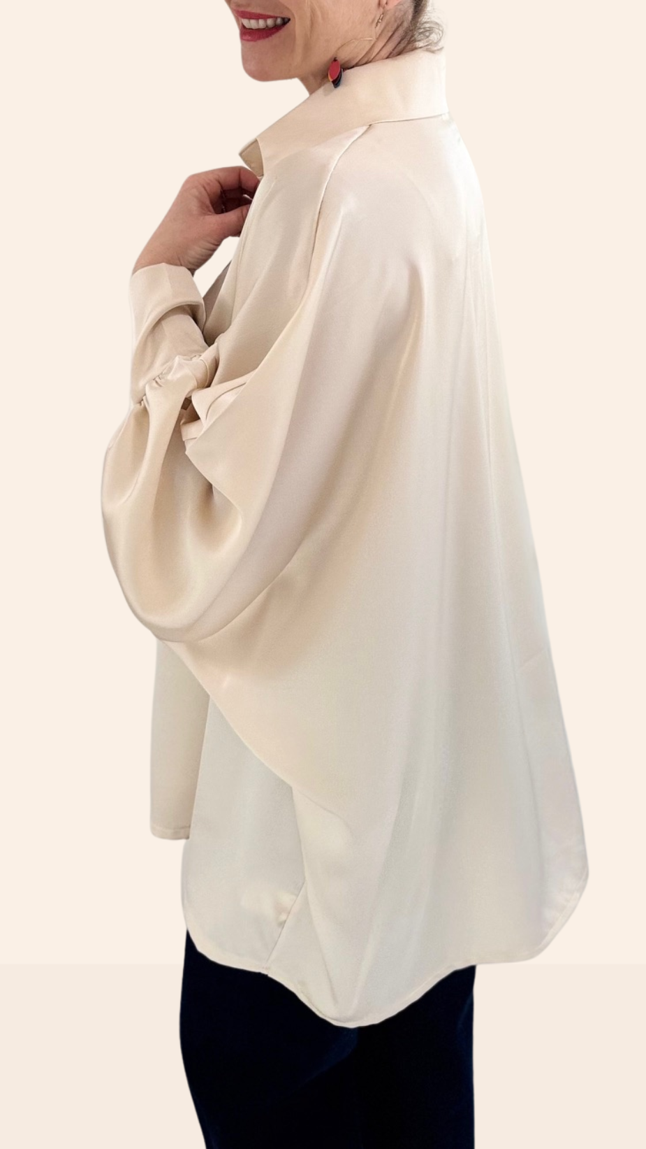 Chemise satinée oversize Beige champagne Chemises et Blouses Miss Guapa