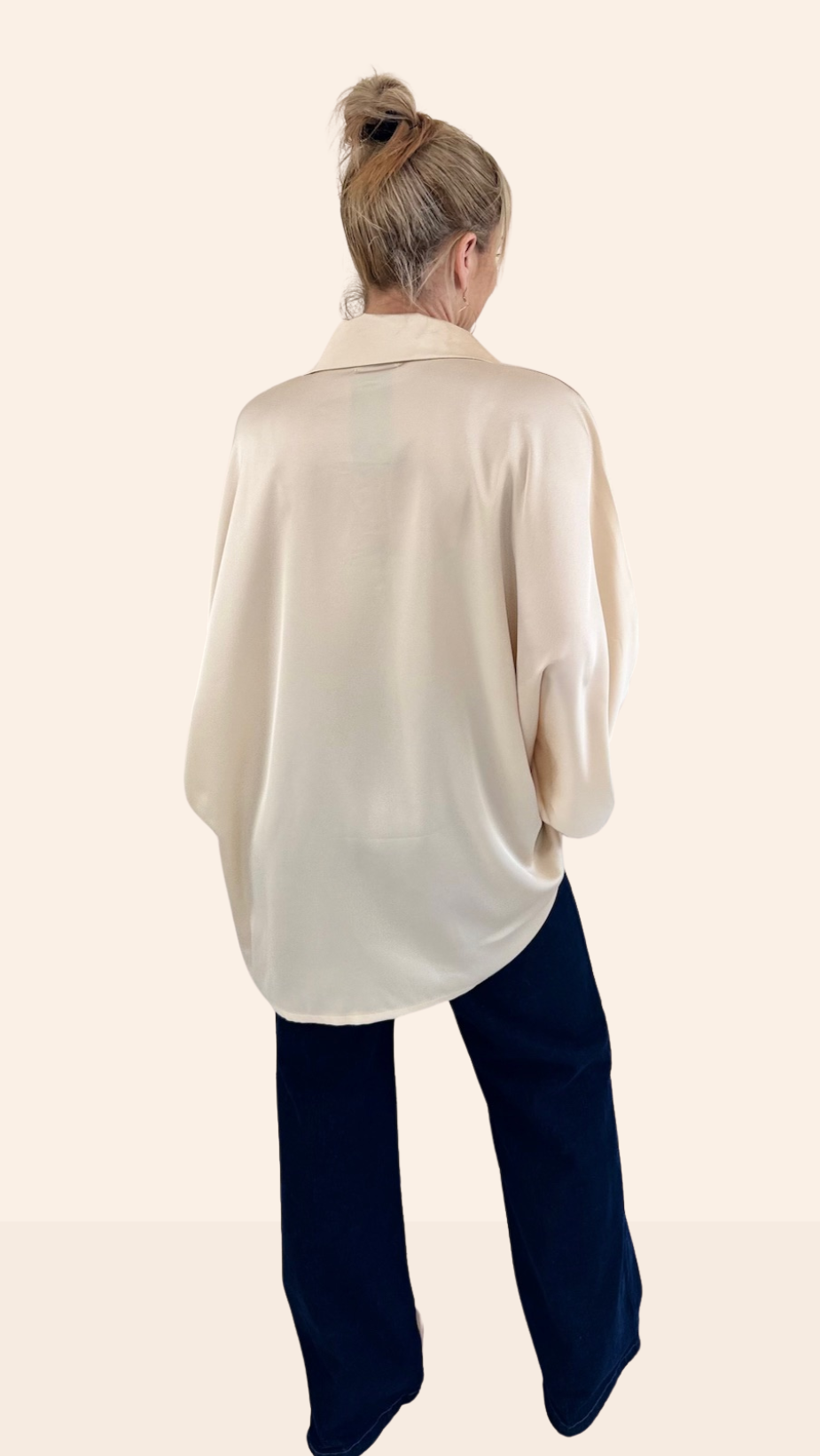 Chemise satinée oversize Beige champagne Chemises et Blouses Miss Guapa