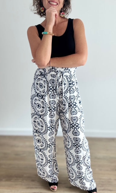 Pantalon Fluide Blanc Imprimé Bleus Pantalons et Jeans Miss Guapa