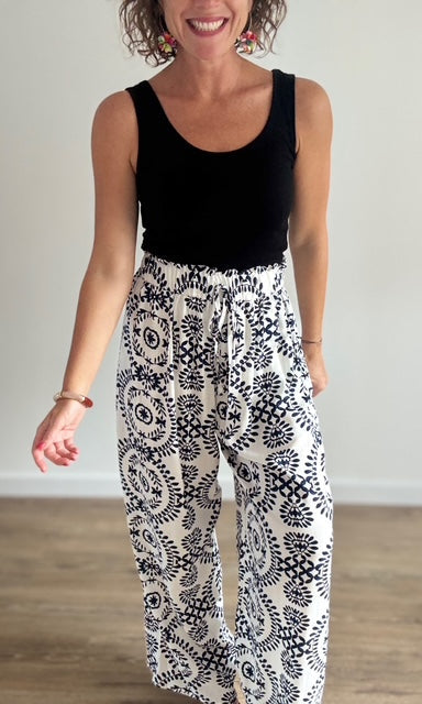 Pantalon Fluide Blanc Imprimé Bleus Pantalons et Jeans Miss Guapa