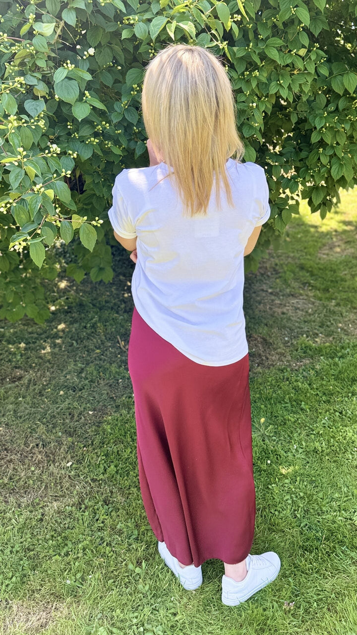 Jupe longue satinée CAROLINA - Bordeaux Jupes - Shorts - Combishorts Miss Guapa