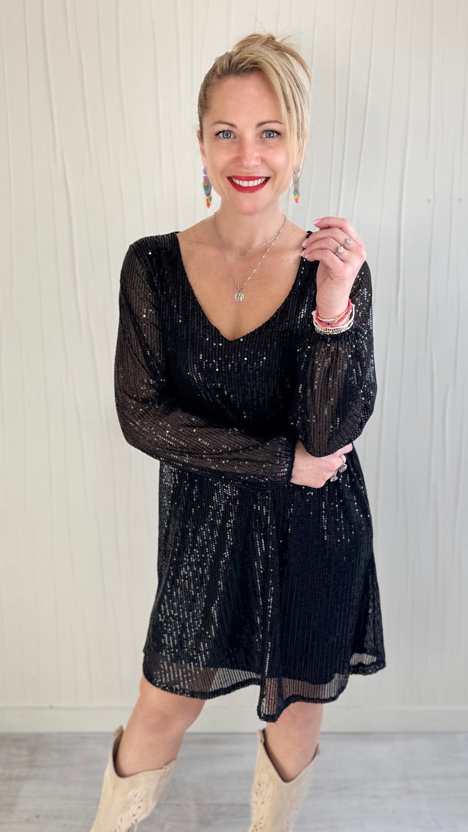 Robe à sequins col V Noire Fêtes Miss Guapa