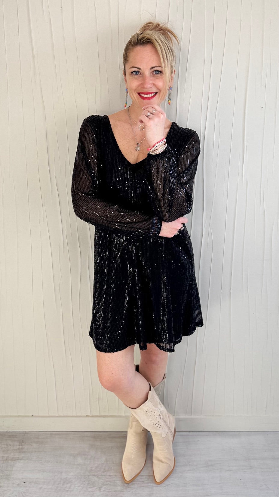 Robe à sequins col V Noire Fêtes Miss Guapa