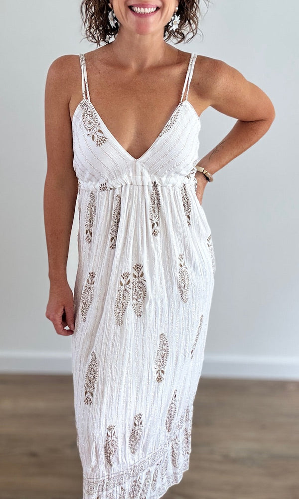 Robe longue dos nu imprimés dorés