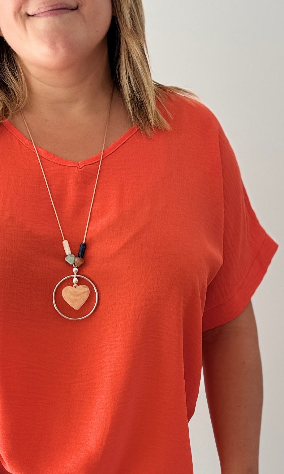 Top Corail col V avec collier Le coin des pulpeuses Miss Guapa