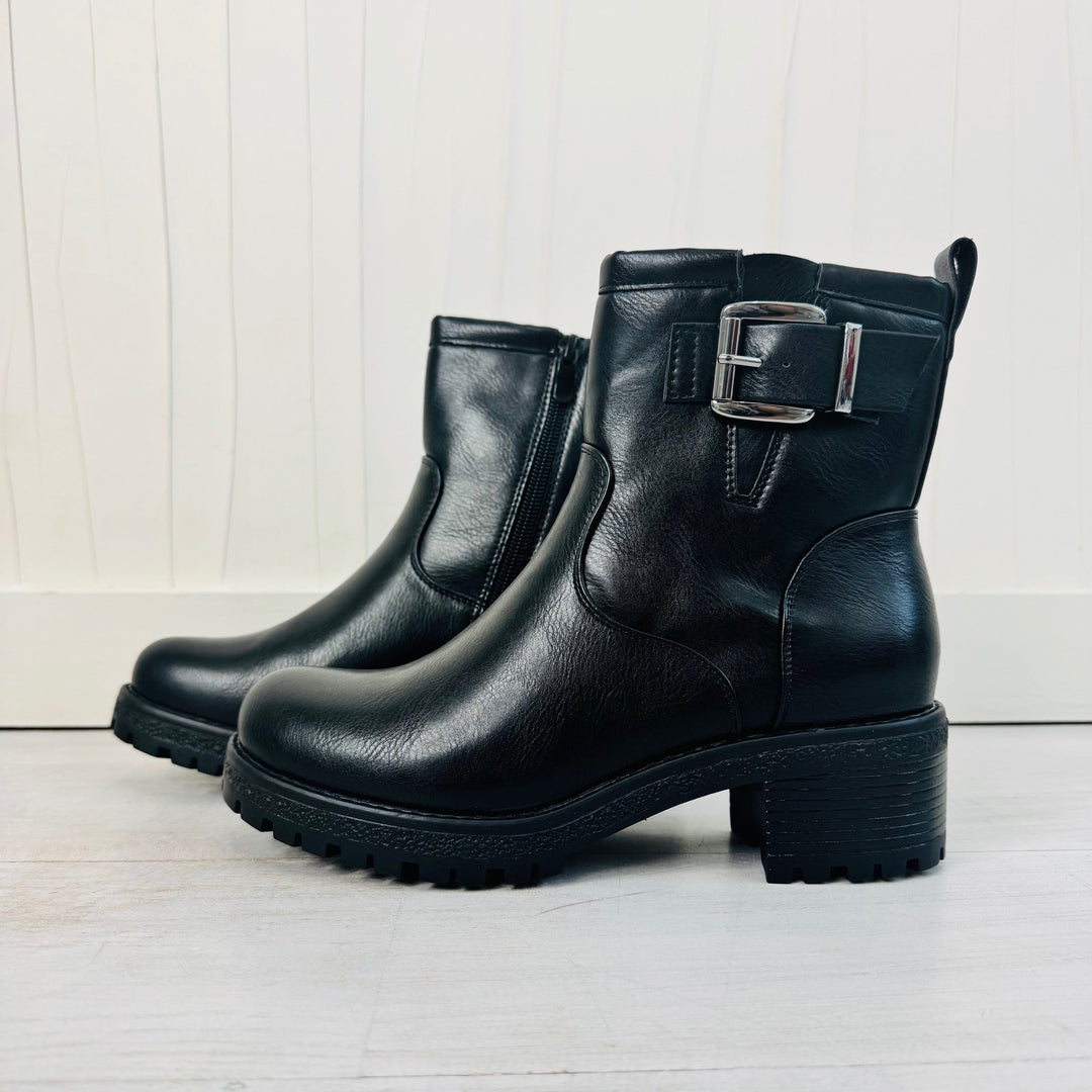 Bottines plates avec boucle NURIA - Noir Chaussures Miss Guapa