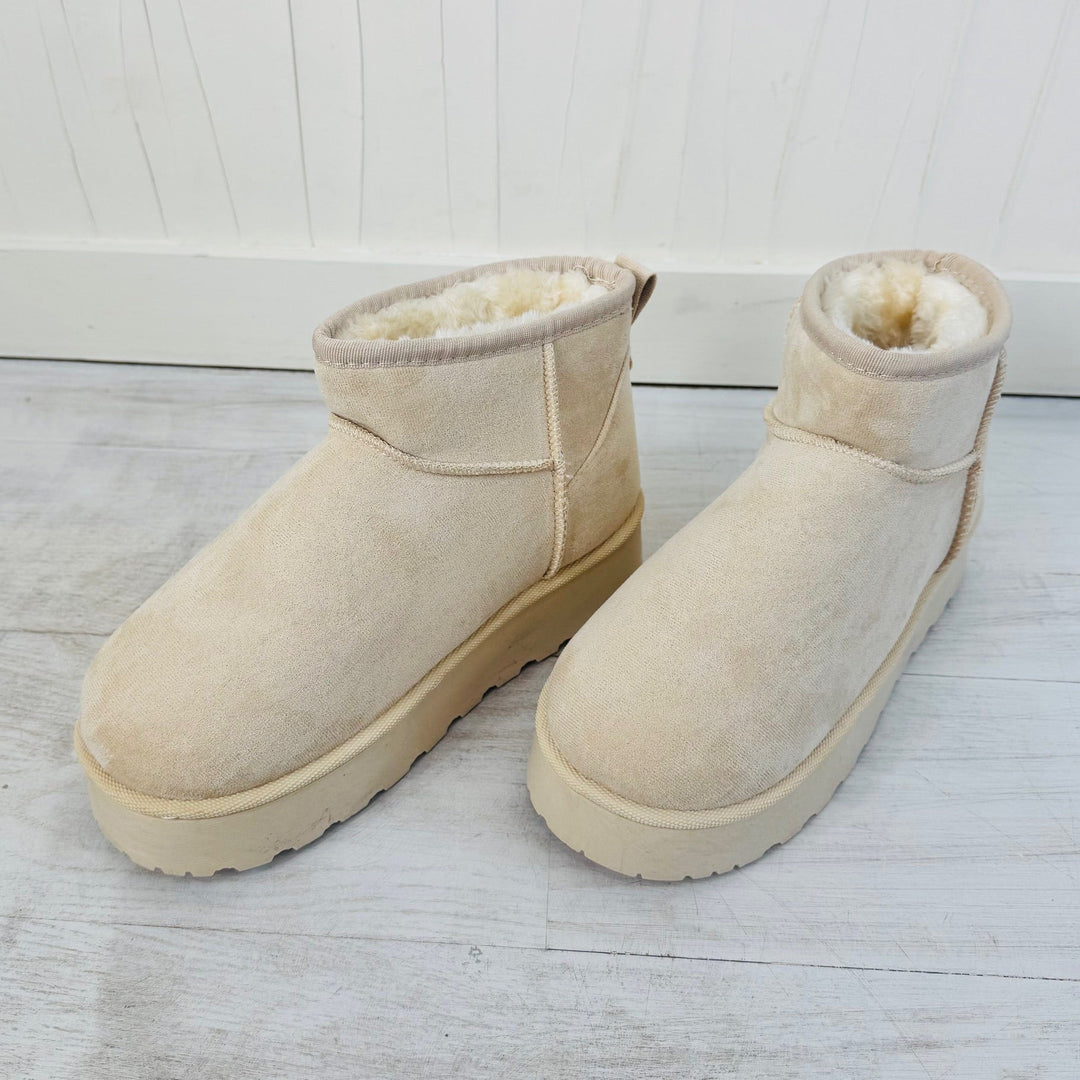 Bottines en suédine VANILLA - Beige Chaussures Miss Guapa