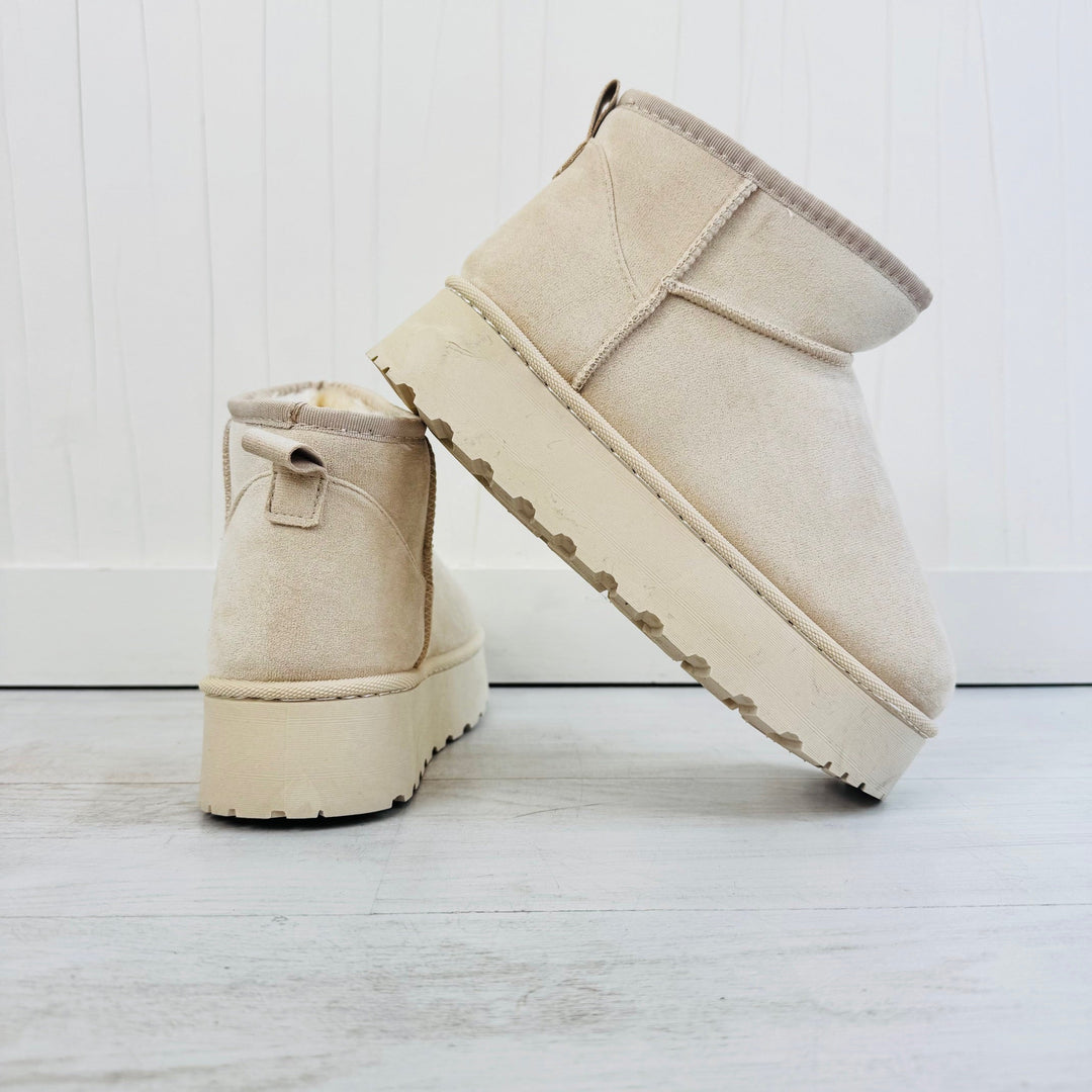 Bottines en suédine VANILLA - Beige Chaussures Miss Guapa