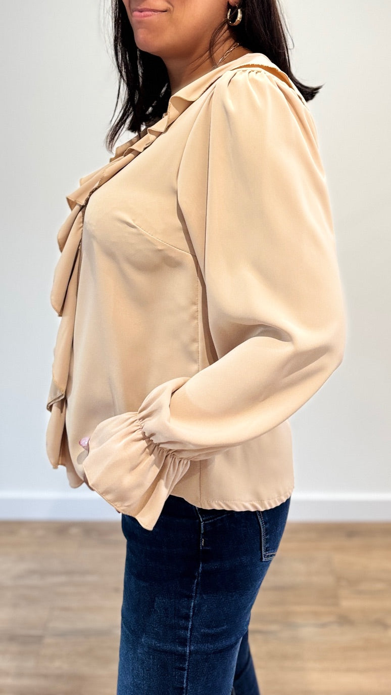 Blouse à volants - Beige Hauts seconde main Miss Guapa