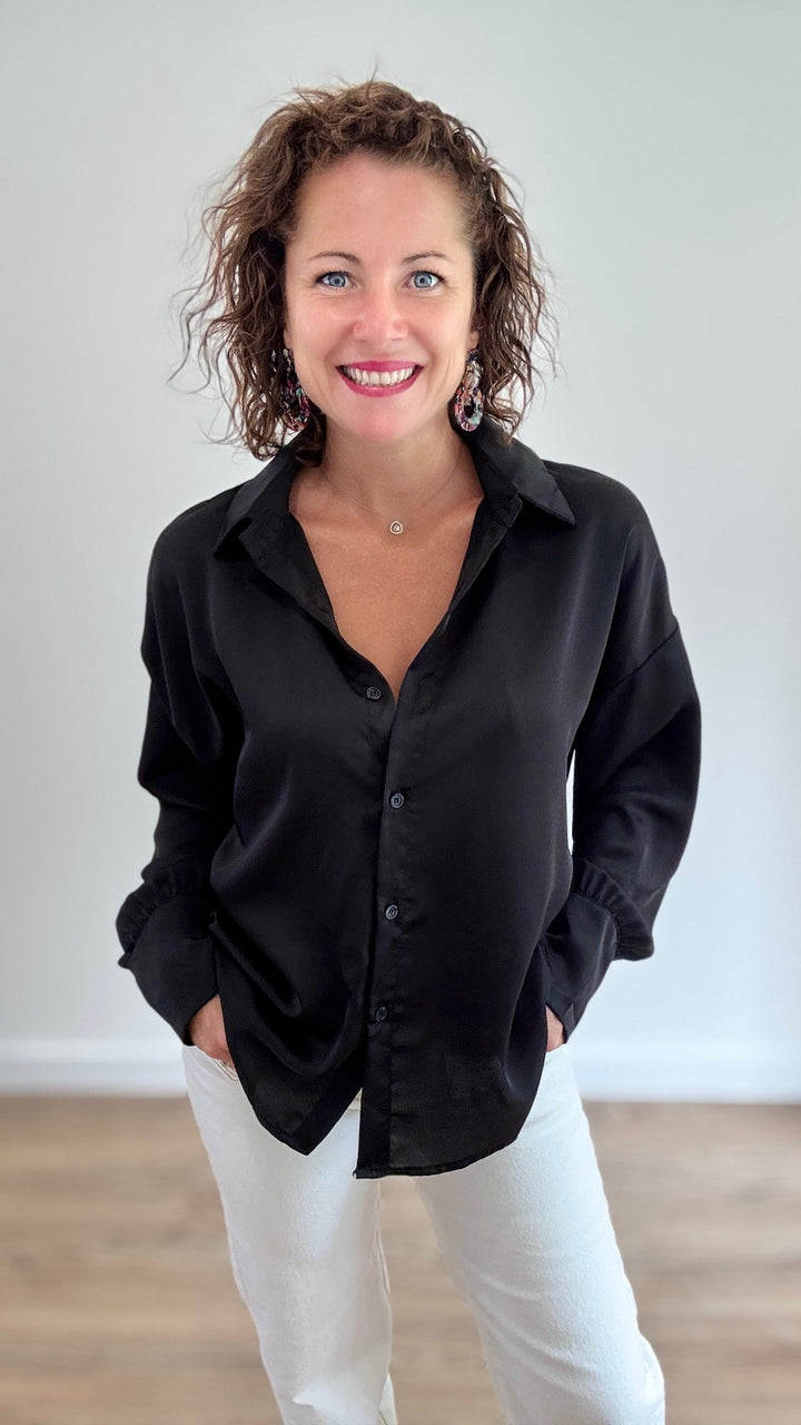 Chemise manches longues satinée Noire