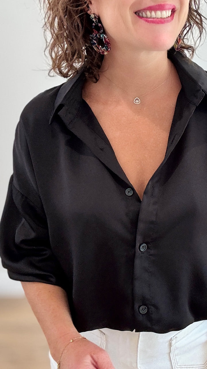 Chemise manches longues satinée Noire