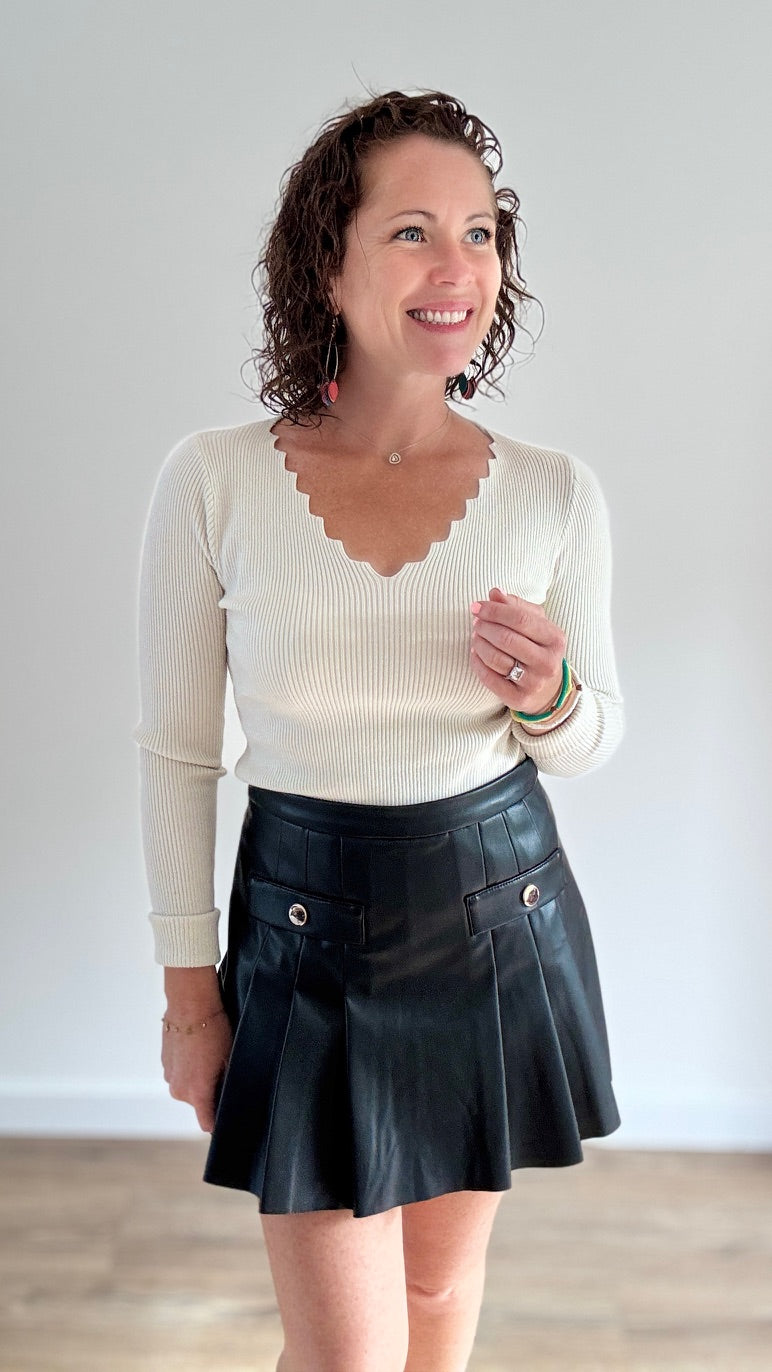 Pull moulant col V Beige