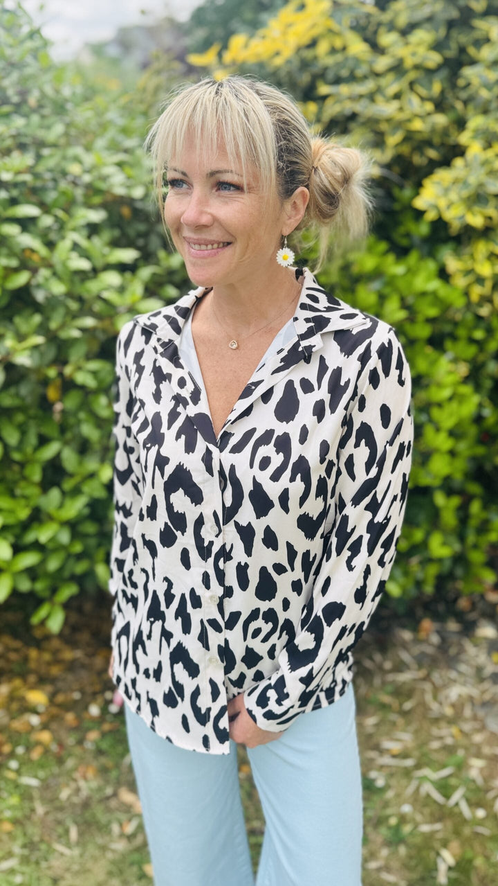 Chemise Léopard Blanche et Noire Chemises et Blouses Miss Guapa