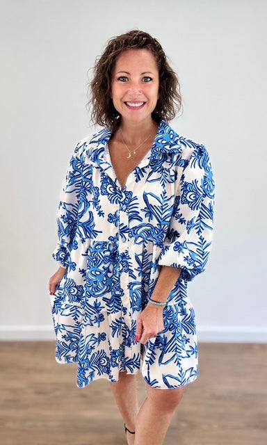 Robe chemise blanche à imprimé floral bleu