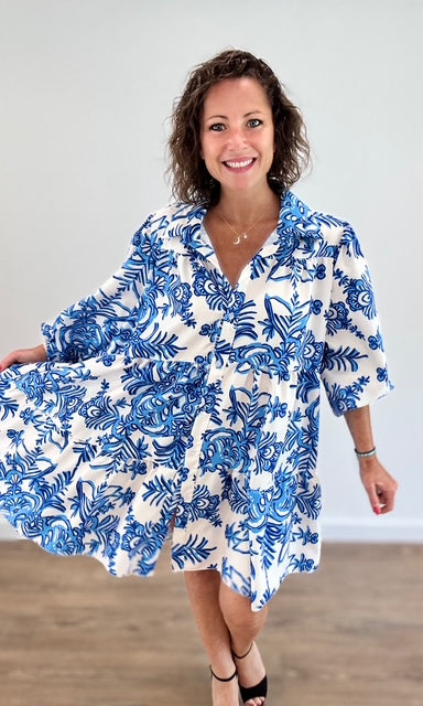 Robe chemise blanche à imprimé floral bleu