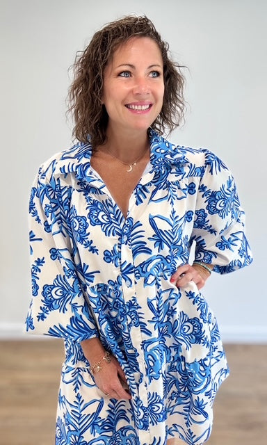 Robe chemise blanche à imprimé floral bleu