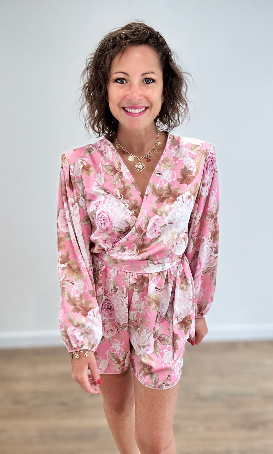 Combishort fluide à imprimé floral rose pâle Jupes - Shorts - Combishorts Miss Guapa