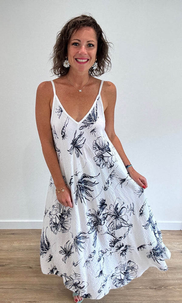 Robe longue blanche gaze de coton à imprimé floral bleu marine