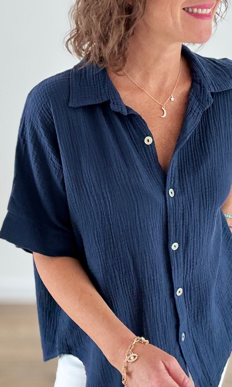 Chemise fluide oversize en gaze de coton bleu marine Chemises et Blouses Miss Guapa