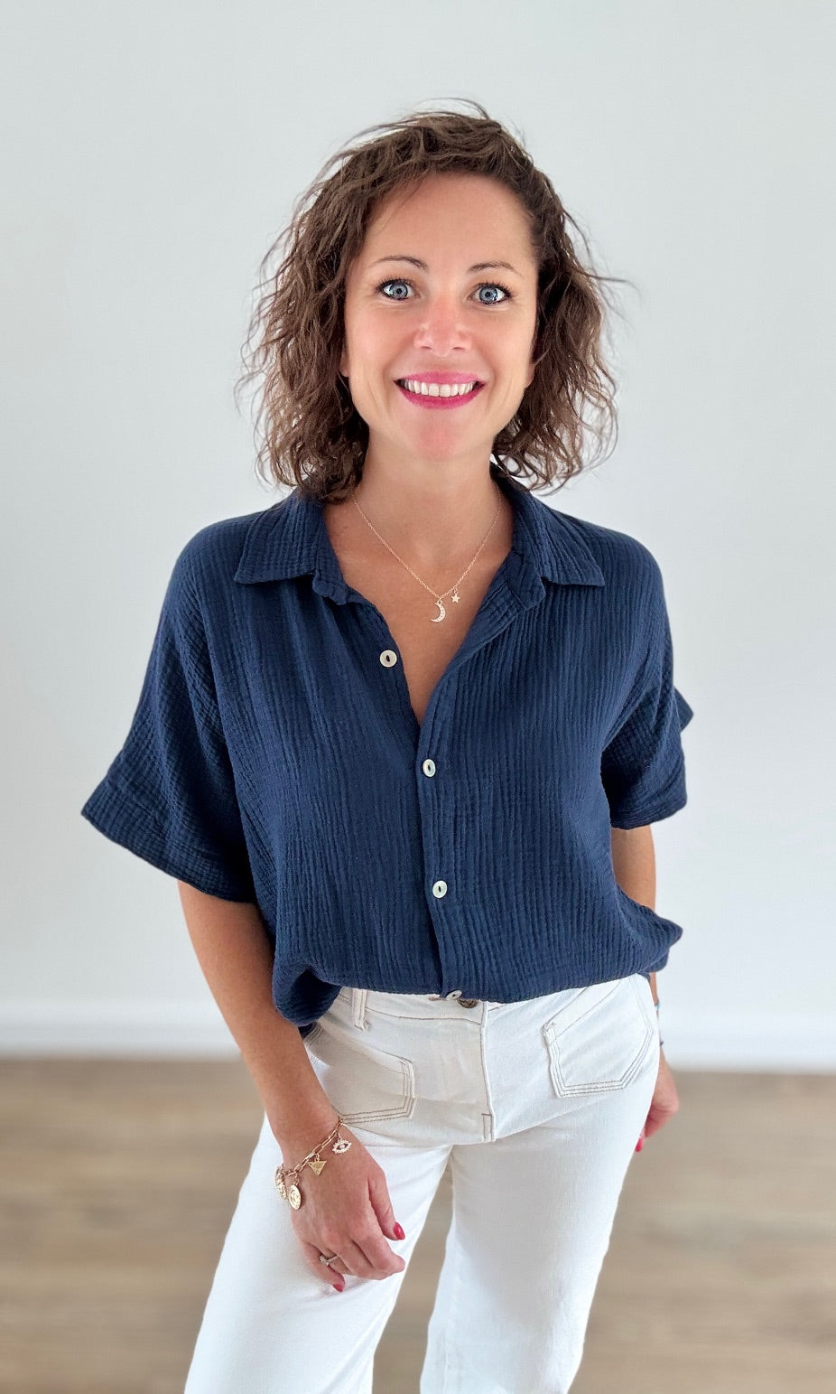 Chemise fluide oversize en gaze de coton bleu marine Chemises et Blouses Miss Guapa