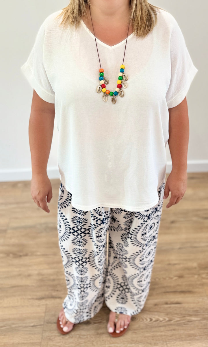 Top Blanc col V avec collier Le coin des pulpeuses Miss Guapa