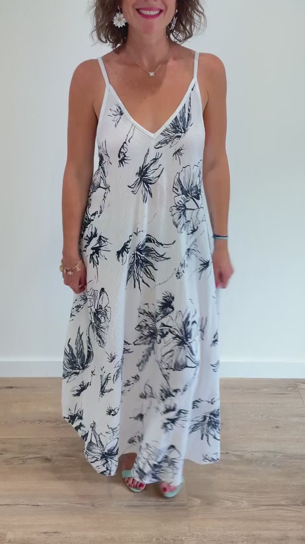 Robe longue blanche gaze de coton à imprimé floral bleu marine