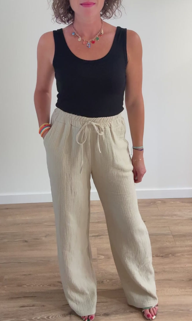 Pantalon fluide beige en gaze de coton