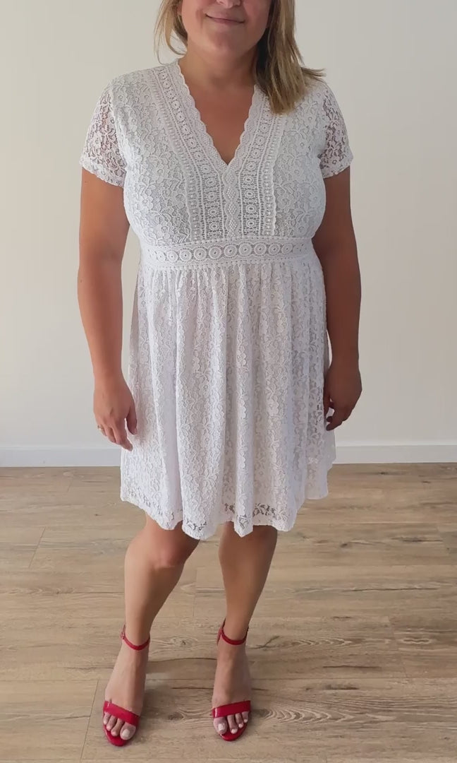 Robe Courte Blanche Ajourée